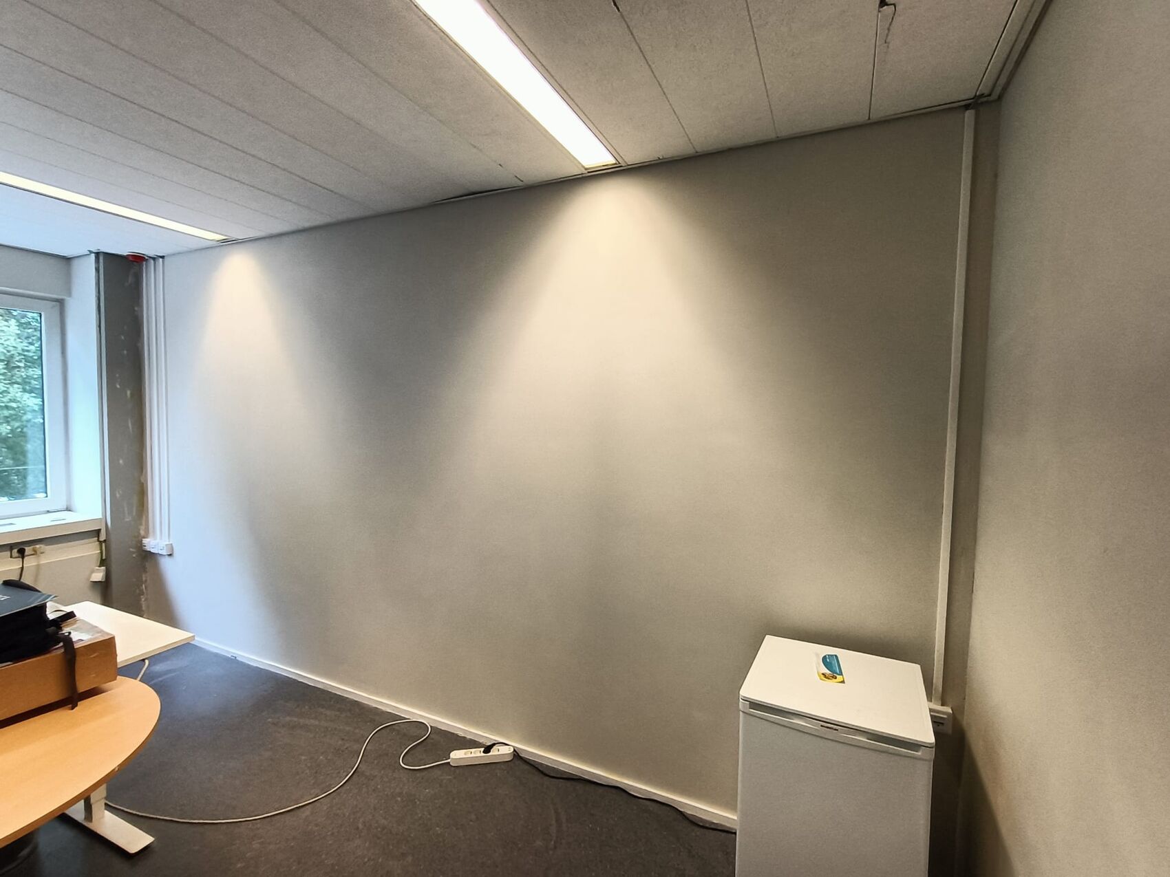 Strak geschilderde wand, netjes afgewerkt door AG Totaalonderhoud